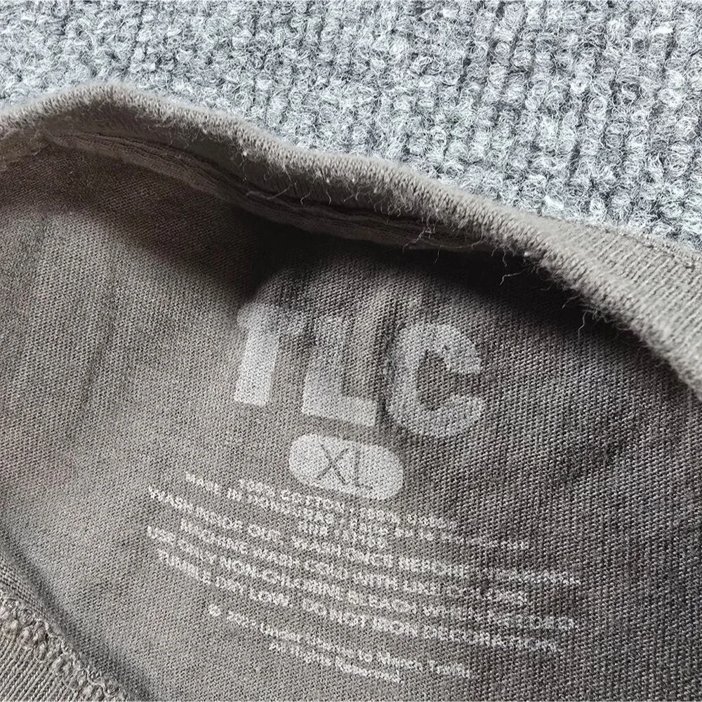 TLC Vintage Style Band T Shirt 90s Music Graphic Tee XL Unisex - Picture 2 of 6